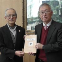 「コロナ禍の羅針盤」ブックレット発刊　本紙連載、読者に無料配布