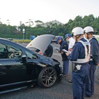 幕張メッセ周辺で大規模検問　「オートサロン」開催で千葉県警　「不正改造車、絶対に許さず」