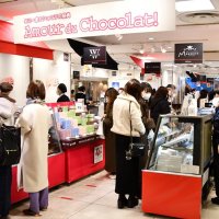 バレンタイン商戦開始　高島屋柏店に特設売り場　女子バスケ応援コーナーも