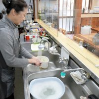 旭の断水が解消　復旧完了、安堵する市民 　丸一日続いた断水で１３校休校、生活に影響