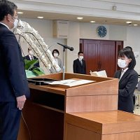 １８７人、公務員の第一歩　千葉市で新職員発令式