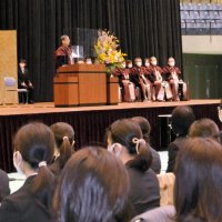 千葉大入学式　３年ぶり全学部が一堂に　１０学部２４３７人、学生生活スタート