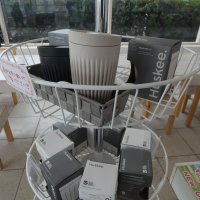 コーヒーの外皮、実を原材料にしたタンブラー

