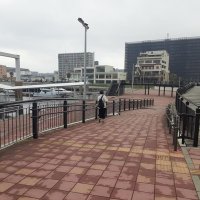 千葉みなと旅客船桟橋周辺　愛称は「さんばしひろば」
