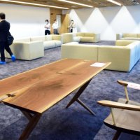 村越前市長の机「ネットオークションに」　市川市　導入時、高額との指摘も