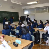 稲毛国際中等教育校開校　グローバル人材育成へ　英語授業、探究活動に力