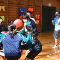 「＋１の努力と工夫を」　元五輪競泳選手・三好さん　習志野第六中で体験授業