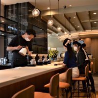 混雑回避へ席の有料予約導入　船橋フェイスのドトール