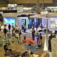 ドローン映像手元に伝送　双葉電子が最新機器紹介　幕張メッセで展示会