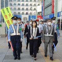 太田和美市長ら、柏駅前で客引き防止訴え