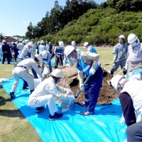 氾濫に備え水防訓練　茂原　土のうの積み方や技術共有