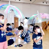 オリジナル傘作ったよ！！　親子ら２０人、ワークショップ　匝瑳