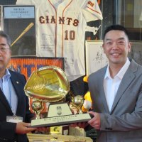  巨人・阿部慎之助氏の功績紹介　浦安市出身　総合体育館に記念品展示
