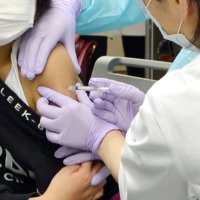 小児ワクチン「努力義務」　 副反応、将来リスク懸念　７波拡大、戸惑う保護者