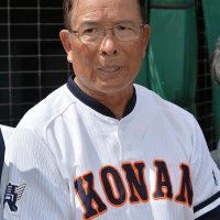 興南・我喜屋監督（沖縄タイムス提供）