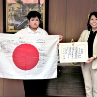 全国回り福島の消防応援　中１渡辺さん表彰　柏市長