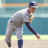 高岡商戦に先発した敦賀気比・上加世田＝８日、甲子園（共同）