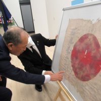 父の日章旗、８０年ぶり