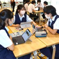 ＳＮＳ、親と一緒に考えて　千葉県立千葉中で特別授業