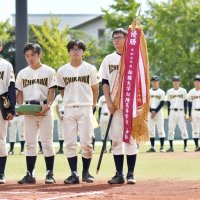 秋季千葉県高校軟式野球大会で４７年ぶりに優勝を飾った市川ナイン＝ゼットエー