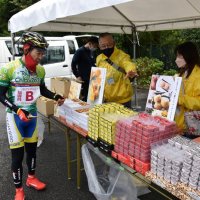 ご当地スイーツで元気回復　エイドステーションの高滝ダム　【ツール・ド・ちば２０２２】
