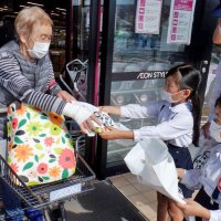 幼稚園児、被害に「遭うまい棒」配布　君津　【だまされるな電話ｄｅ詐欺撲滅へ】
