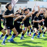 柏ハカを踊る柏ラグビースクールの子どもたち