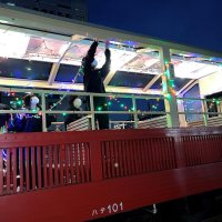 市原・小湊鉄道　輝くトロッコ出発！　京葉高生が飾り付け