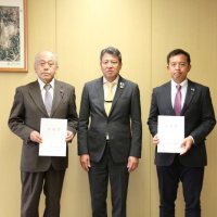 機能強化で発展共に　ＮＡＡへ決議書提出　芝山、多古の２議長