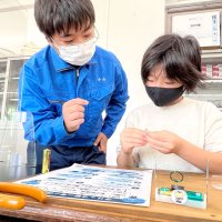 モーター作ったよ！　小学生が姉崎高生と挑戦　市原