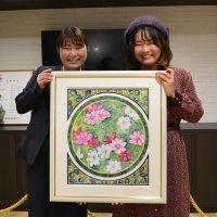 心安らぐ水彩画贈る　八千代　移転の千葉興銀支店へ　地元出身画家ＮＡＯさん
