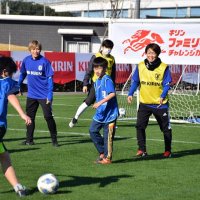 徒歩サッカー家族で挑戦！　美浜区　夢フィールドに３６１人