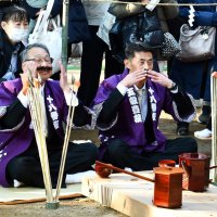 ひげをなで「酒もう一杯」　香取・側高神社　伝統の奇祭、豊作祈願
