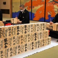 成田山新勝寺、節分会へ福枡作り　「開運招福」願い３６５個　３年ぶり舞台設置