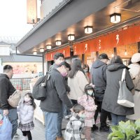 「春節」静かな盛り上がり　成田山参道、台湾から続々　中国客は目立たず　成田空港も影響は限定的