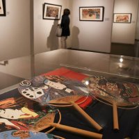８テーマで浮世絵展　歴史、創作、旅風情など　色鮮やかなうちわも　スカイタウン成田、２５日まで