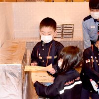 郵便局の仕事に挑戦正確な配達方法学ぶ　地域の児童参加、千葉市
