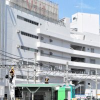 屋上に登場した「Ｖｉｉｔ」の大きなロゴ看板