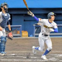 会心の一撃　中央学院の川野凌　第７６回春季千葉県高校野球大会　第１日