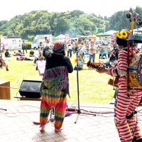 野外音楽堂でＧＷ満喫　市原・高滝湖畔　大空の下、迫力プロレスも