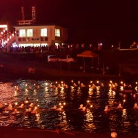 白浜海女まつり　４年ぶり「大夜泳」に歓声　南房総