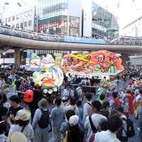 ２９年間、まつりに花添える　有終「柏ねぶた」拍手万雷　若者参加のパレード、別れ惜しむ