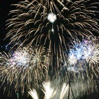 小江戸の夜空彩る５０００発　４年ぶり　おみがわ花火、今年で１２４回目