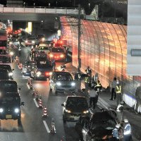 国道２９８号で１３台絡む多重事故　４人が病院に搬送、１人が痛み訴え　道の駅「いちかわ」近く　市川
