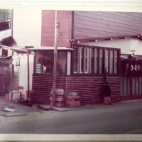 １９７０年代ごろの二番町房州屋の外観（同店提供）