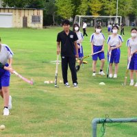 白子中生ホッケー挑戦　大原高生が楽しさ伝える