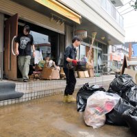 被災店主「移転考えないと」「いつ復旧できるか…」　一夜明け、復旧作業　治水工事のさなか再び　茂原、平成以降５度目の水害