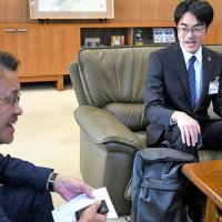 ザンビア教師派遣の波田野さん　「日本語、文化教えたい」　富里市役所で意気込み