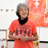 新作インスタレーションについて語る荒井良二
