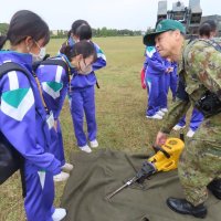 防災部員が陸自訪問　災害救助の活動学ぶ　長生中